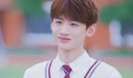 圈内爆料白敬亭宋轶,甜蜜互动引粉丝热议